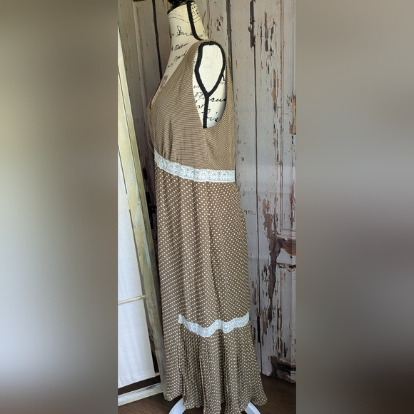 Signature Robbie Bee Midi Dress - Picture 5 of 12